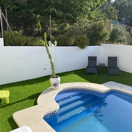 Villa With View And Swimming Pool *