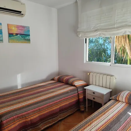 With View And Swimming Pool فيلة