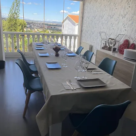 With View And Swimming Pool فيلة أوروبيسا ذيل مار
